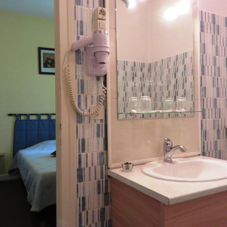 Hotel Le Relais Du Pont De Rhodes Frayssinet Zimmer foto